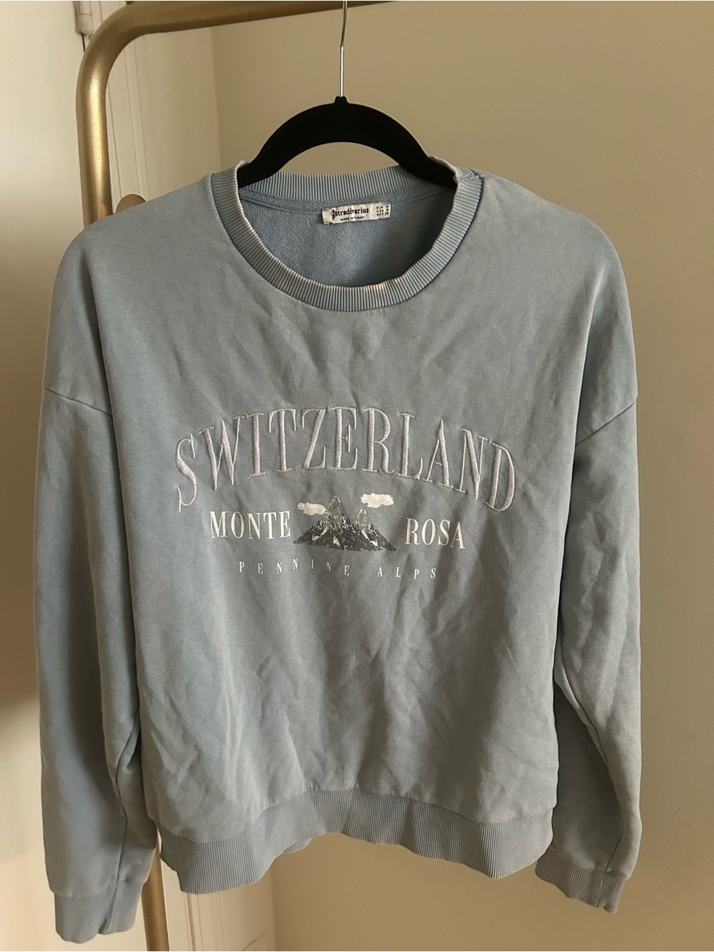ASOS Stradivarius Switzerland Graphic Sweatshirt Blue Crewneck Oversized Size M